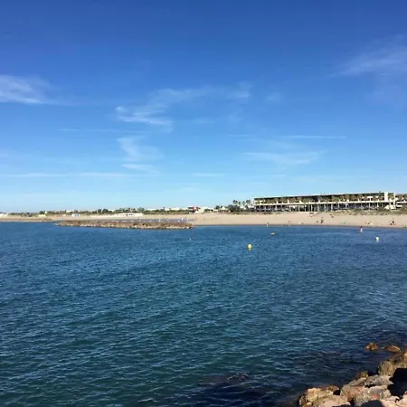 Villa Moderne 4 Pieces A 800m De La Avec Climatisation Et Parking - Fr-1-338-31 *